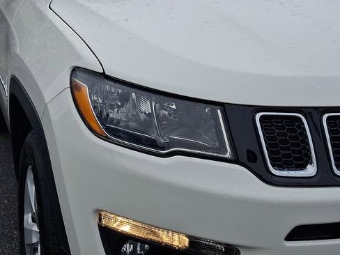 Used 2020 Jeep Compass Latitude AWD/4WD image 9