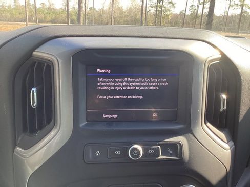 Used 2021 GMC Sierra 2500 4x4 Crew Cab w/ Convenience Package image 13