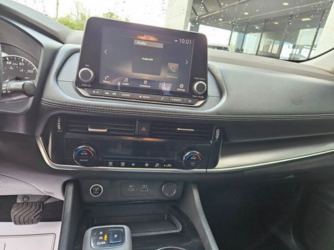 Used 2021 Nissan Rogue SV image 26