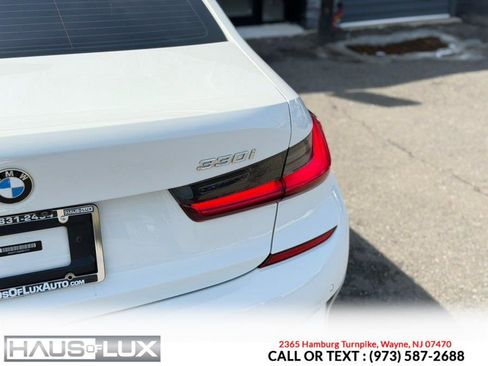 Used 2021 BMW 330i xDrive Sedan w/ M Sport Package image 10