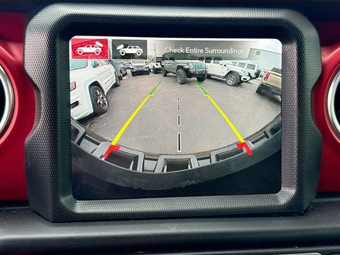 Used 2022 Jeep Wrangler Unlimited Rubicon w/ Steel Bumper Group image 15