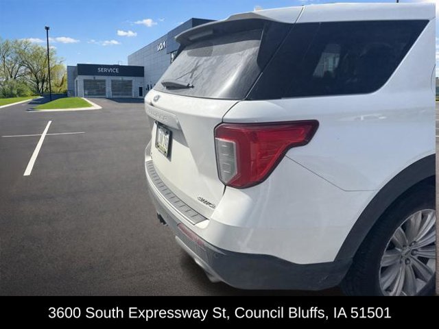 Used 2021 Ford Explorer Limited w/ Equipment Group 301A AWD/4WD image 10