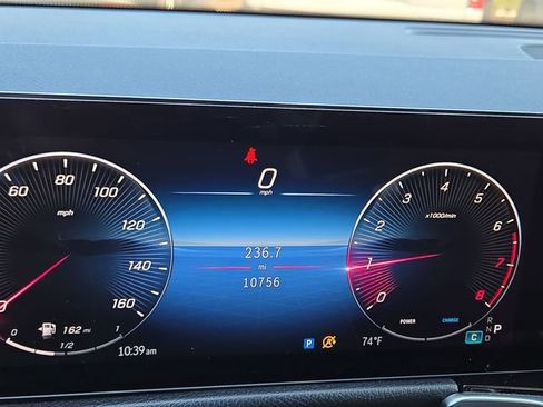 Used 2024 Mercedes-Benz GLB 250 4MATIC image 10