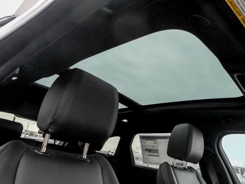 Used 2026 Land Rover Range Rover Velar S image 23