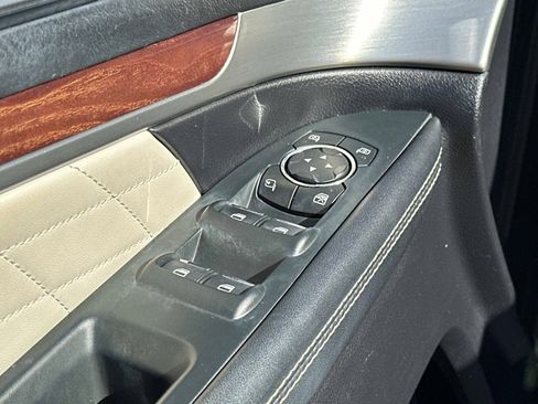 Used 2018 Ford Explorer Platinum image 19