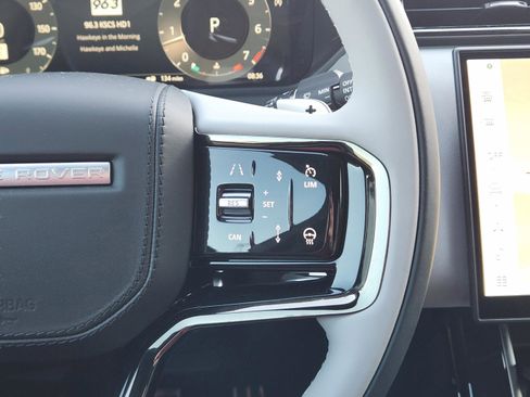 New 2026 Land Rover Range Rover Velar Dynamic SE image 29