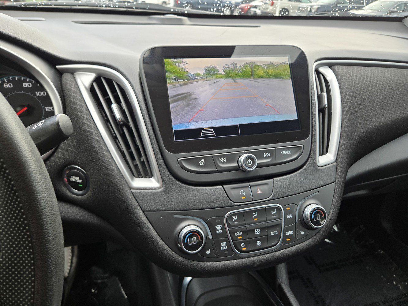 Used 2025 Chevrolet Malibu LT FWD image 9