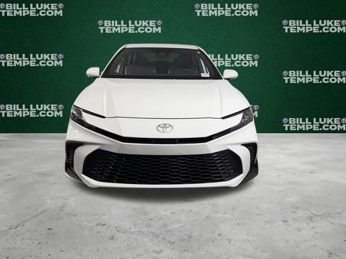 Used 2025 Toyota Camry SE image 6