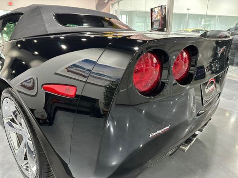 Used 2011 Chevrolet Corvette Grand Sport w/ Preferred Equipment Group RWD image 31