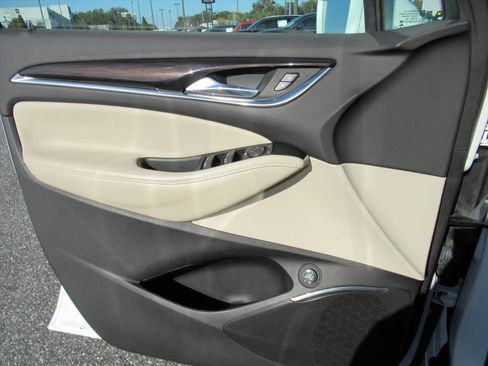 Used 2019 Buick Enclave Essence image 21