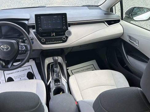 Used 2020 Toyota Corolla LE image 37