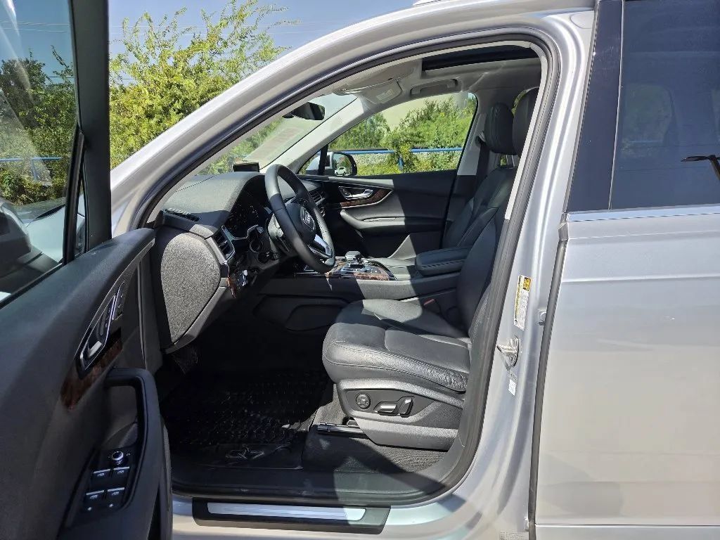 Used 2018 Audi Q7 3.0T Prestige w/ Prestige Package AWD/4WD image 16