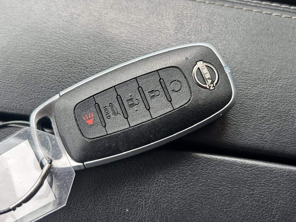Used 2025 Nissan Rogue SV AWD/4WD image 37