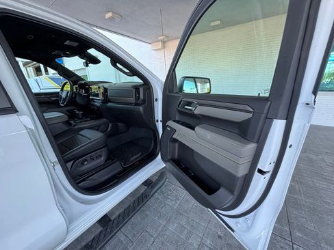Used 2025 Chevrolet Silverado 1500 ZR2 w/ Technology Package AWD/4WD image 15