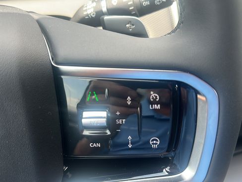 New 2026 Land Rover Discovery Sport Landmark AWD/4WD image 33