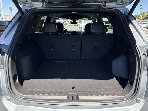 Used 2023 Chevrolet Equinox Premier FWD image 28
