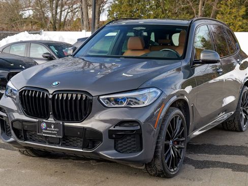 Used 2022 BMW X5 M50i w/ Executive Package image 3