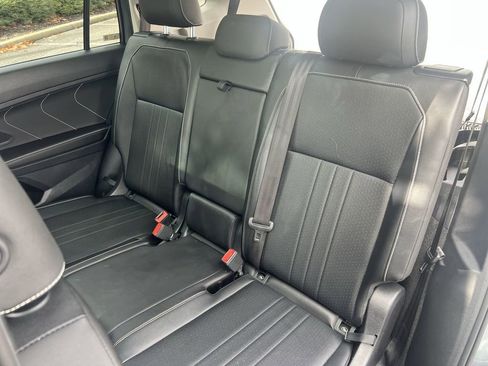 Certified 2022 Volkswagen Tiguan SE image 23