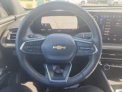 Used 2026 Chevrolet Traverse LT AWD/4WD image 14