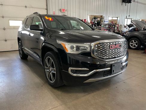 Used 2017 GMC Acadia Denali w/ Technology Package AWD/4WD image 4
