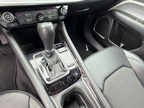 Used 2024 Jeep Compass Latitude AWD/4WD image 27