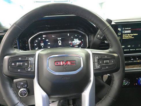 Used 2024 GMC Sierra 1500 Elevation image 27