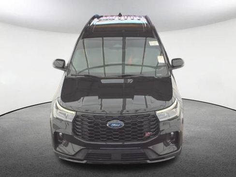 Used 2025 Ford Explorer ST AWD/4WD image 2