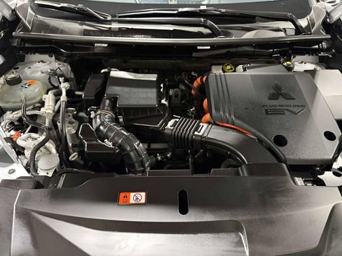 Used 2023 Mitsubishi Outlander SE AWD/4WD image 40