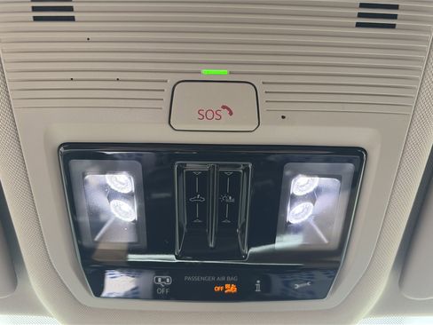 Used 2024 Volkswagen Atlas SE image 50