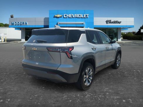 Used 2026 Chevrolet Equinox LT FWD image 5