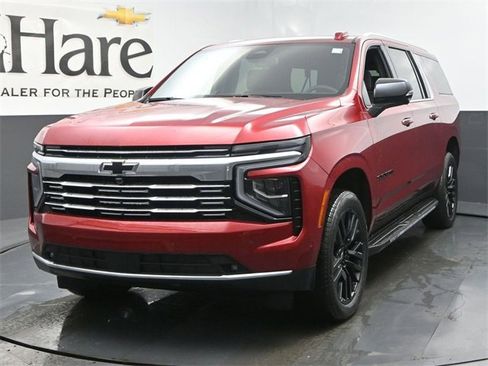 New 2025 Chevrolet Suburban Premier image 12