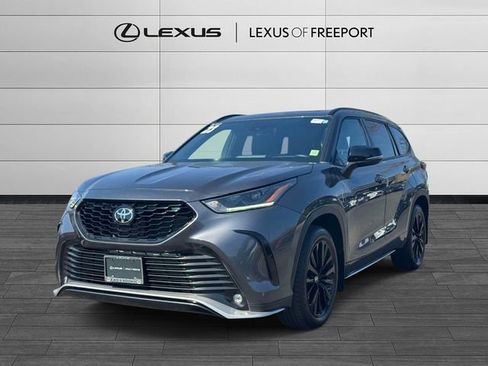 Used 2023 Toyota Highlander XSE image 3