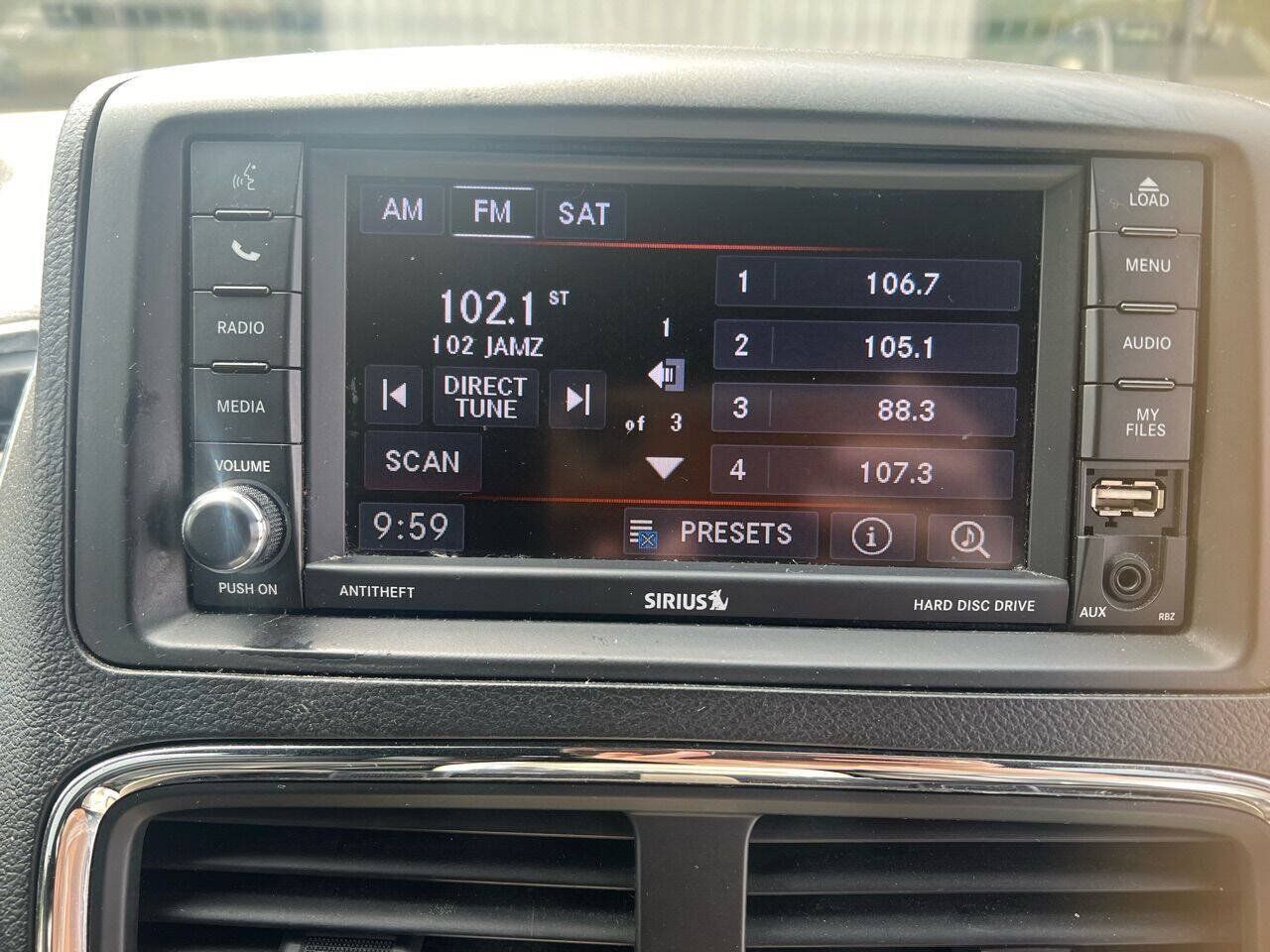 Used 2019 Dodge Grand Caravan SXT FWD image 21