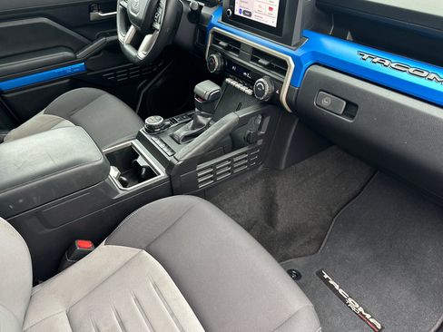 Used 2024 Toyota Tacoma TRD Off-Road image 16