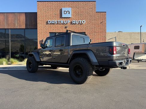 Used 2023 Jeep Gladiator Sport AWD/4WD image 19