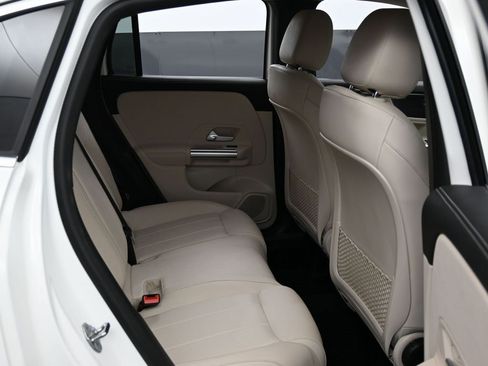 Used 2022 Mercedes-Benz GLA 250 w/ Premium Package Lite image 32