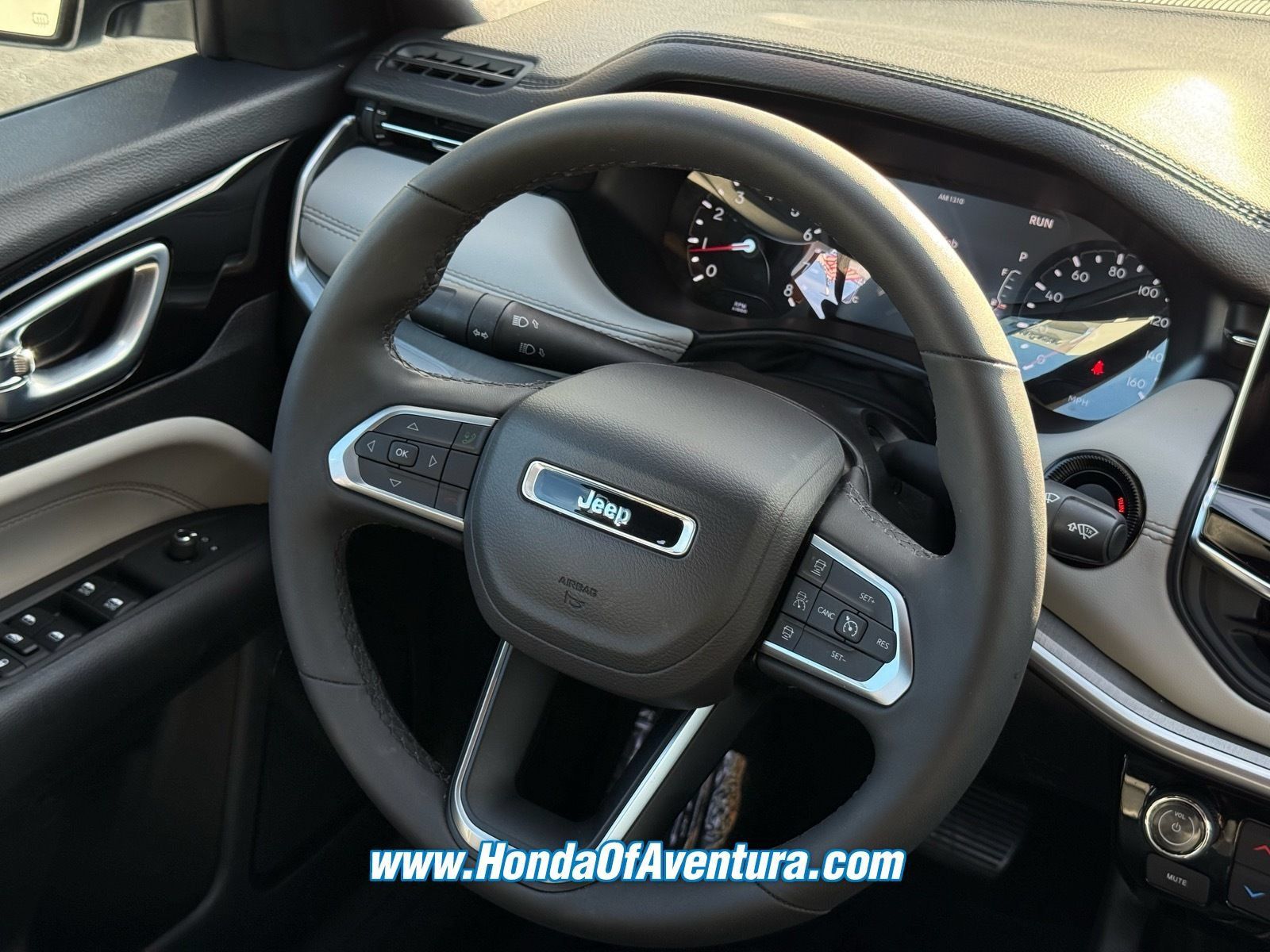 Used 2026 Jeep Compass Limited AWD/4WD image 13