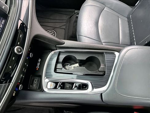 Used 2023 Buick Enclave Essence w/ Experience Buick Package image 20