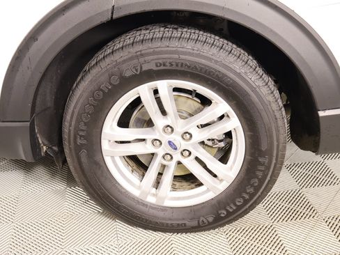 Used 2023 Ford Explorer XLT RWD image 19