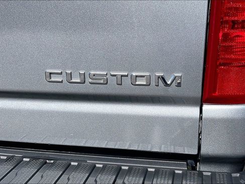 Used 2024 Chevrolet Silverado 2500 Custom w/ Custom Value Package image 8