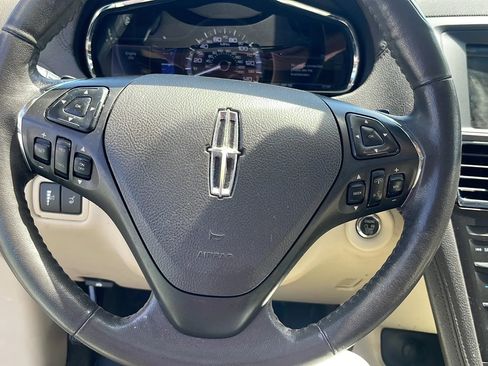 Used 2014 Lincoln MKT FWD image 13