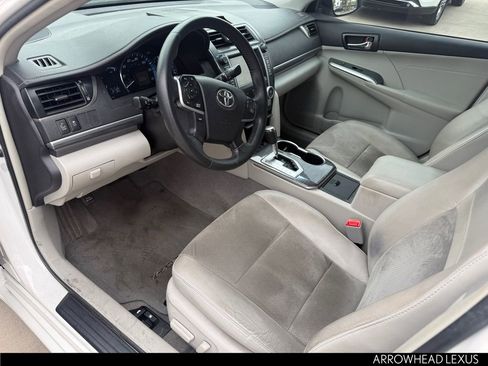 Used 2014 Toyota Camry XLE w/ Leather Package image 13