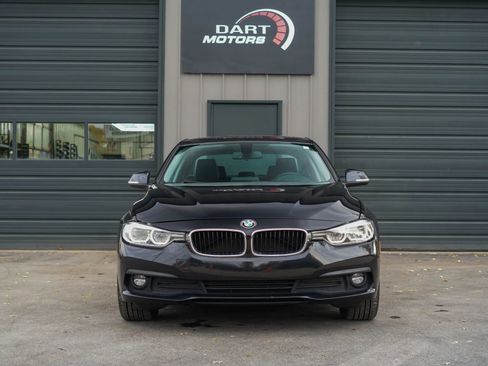 Used 2018 BMW 320i xDrive Sedan w/ Convenience Package image 2