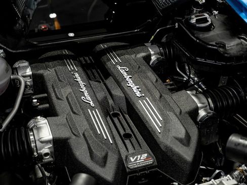 Used 2024 Lamborghini Revuelto AWD/4WD image 46