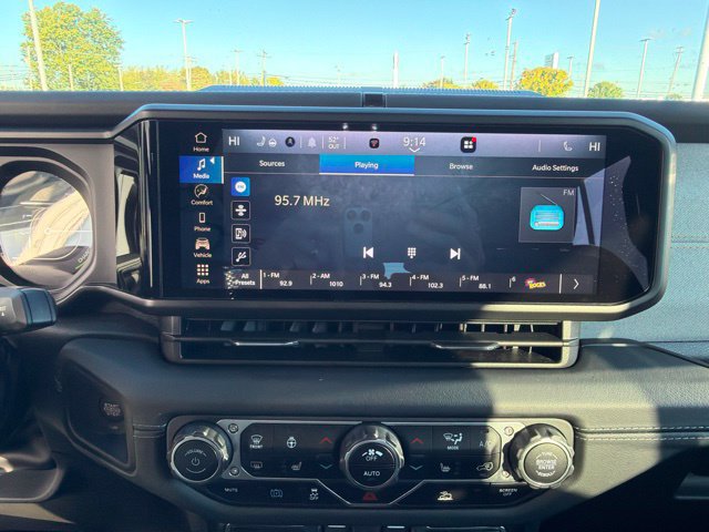 Used 2024 Jeep Wrangler Unlimited Sahara AWD/4WD image 21