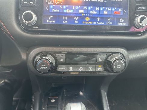 Used 2023 Nissan Kicks SR w/ SR Premium Package FWD image 18