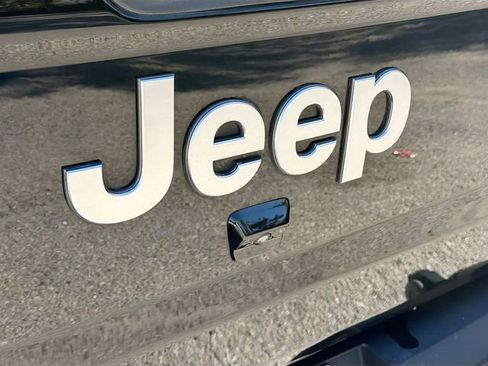 Used 2020 Jeep Gladiator Overland w/ Safety Group image 11