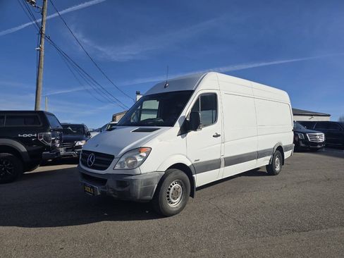 Used 2012 Mercedes-Benz Sprinter 2500 image 1