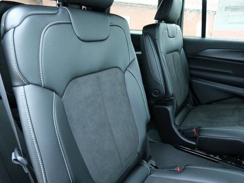 New 2025 Jeep Grand Cherokee L Altitude image 29