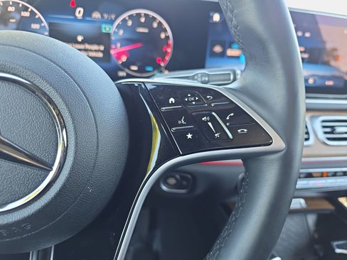 Certified 2025 Mercedes-Benz GLS 450 4MATIC image 18